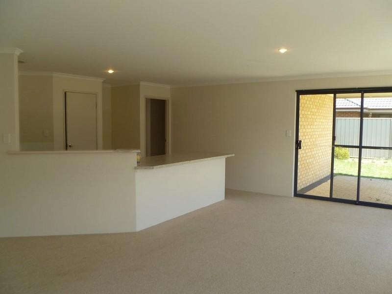 16 Voltaire Way, Secret Harbour WA 6173