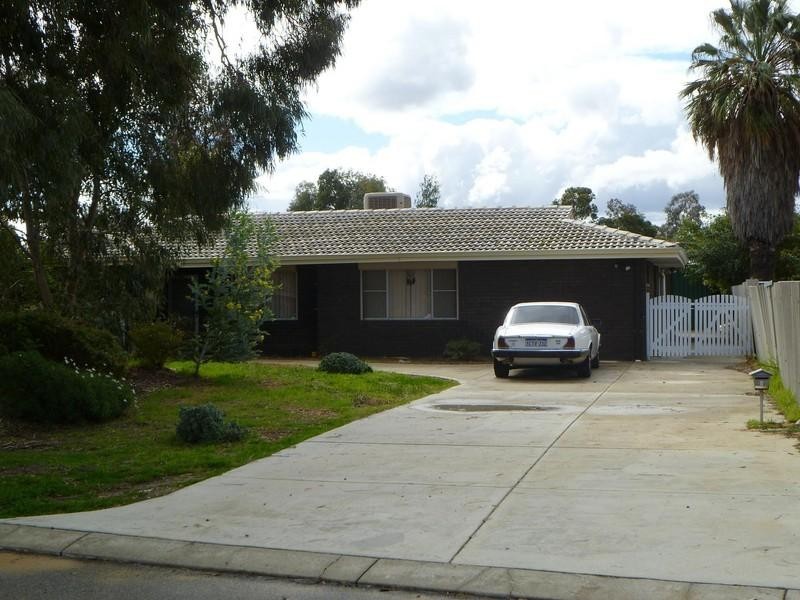 5 Tomlinson Place, Armadale WA 6112