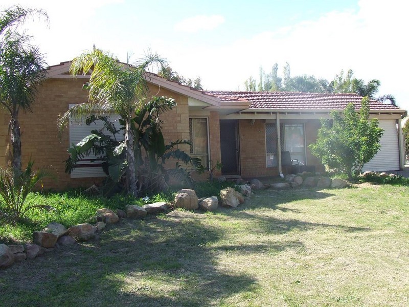 16 Bodicoat Drive, Brookdale WA 6112