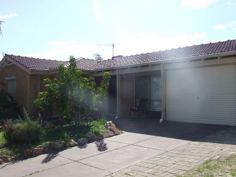 16 Bodicoat Drive, Brookdale WA 6112