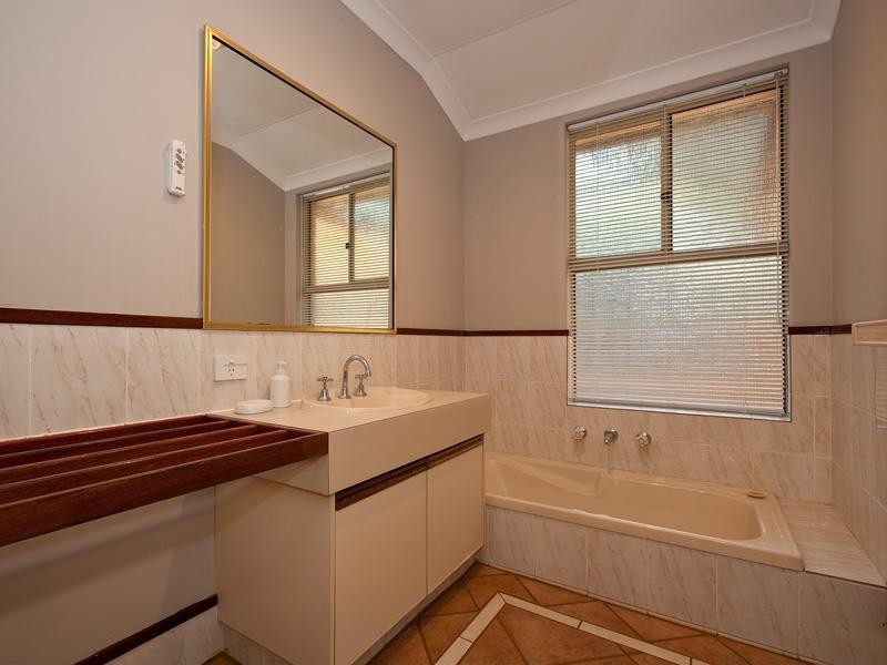 20 Norman Road, Roleystone WA 6111