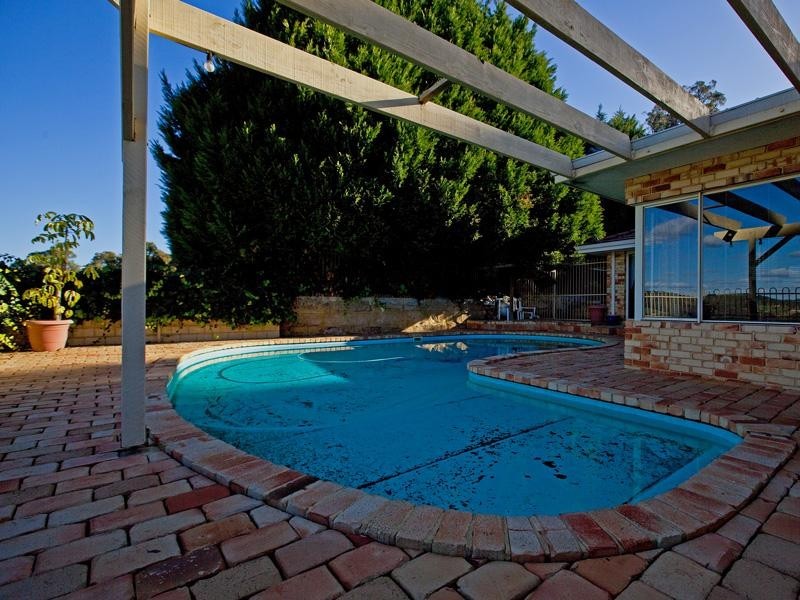 20 Norman Road, Roleystone WA 6111