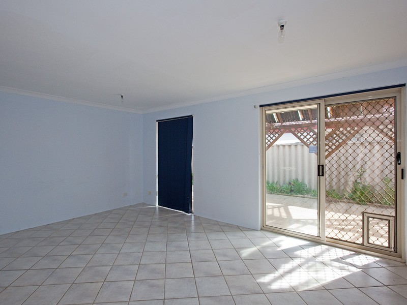 2 Reveley Close, Seville Grove WA 6112