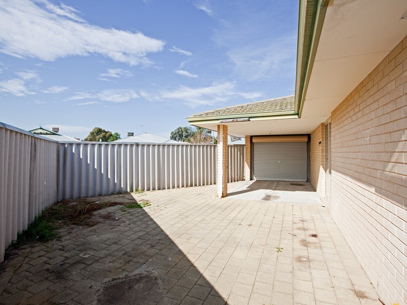 2 Reveley Close, Seville Grove WA 6112