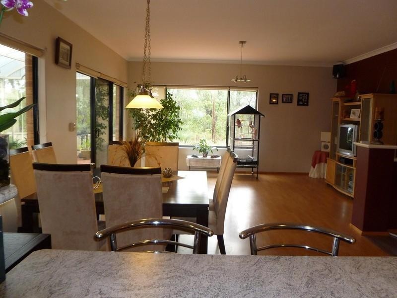 30 Dumas Drive, Bedfordale WA 6112