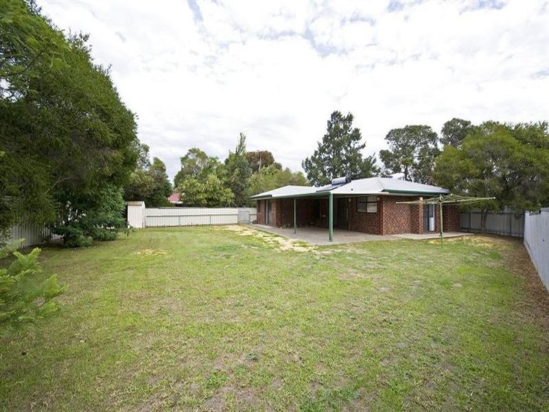 3 Cowra Court, Armadale WA 6112