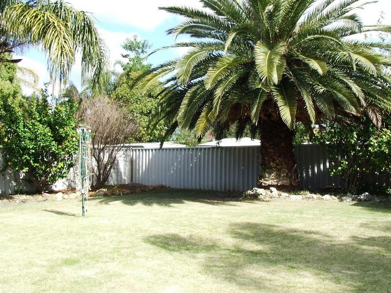 56 Seville Drive, Seville Grove WA 6112