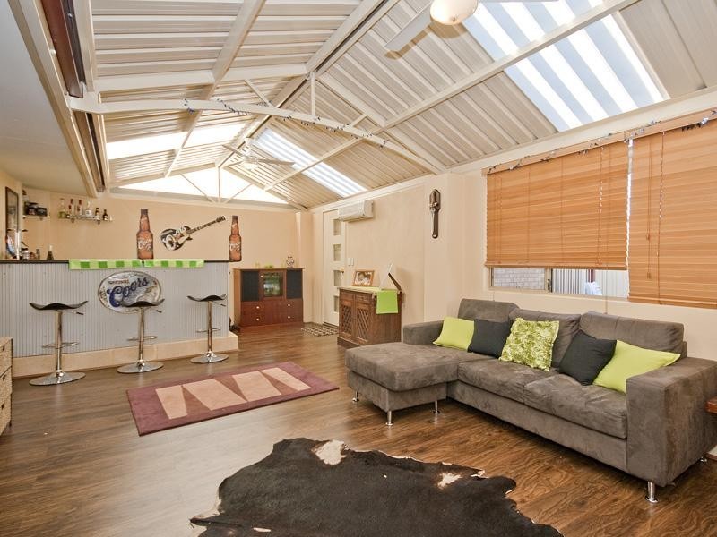 22 McGrath Place, Seville Grove WA 6112