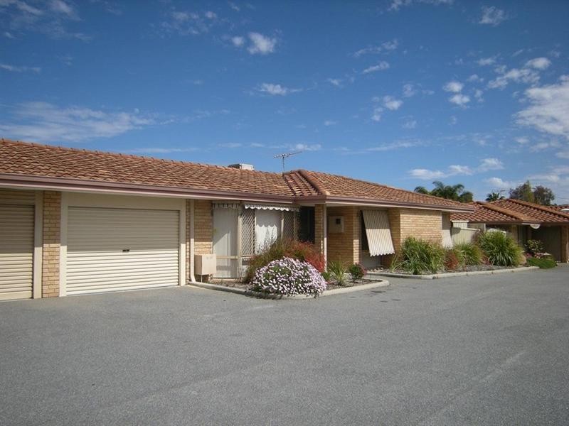 2/57 Third Avenue, Kelmscott WA 6111