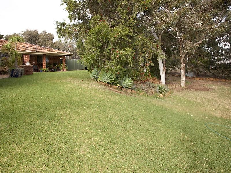 101 Carawatha Avenue, Mount Nasura WA 6112