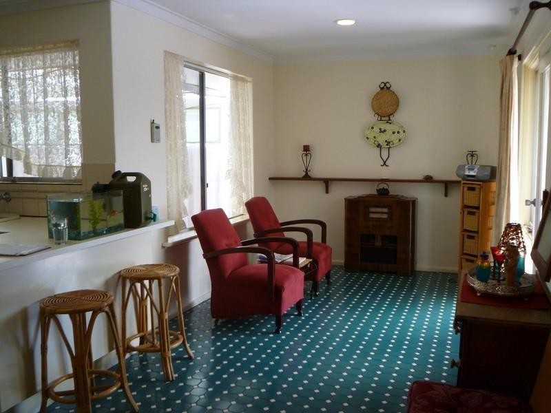 27 Banyard Avenue, Kelmscott WA 6111