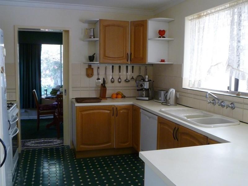 27 Banyard Avenue, Kelmscott WA 6111