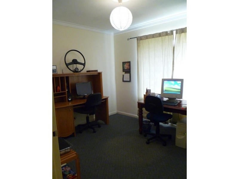 27 Banyard Avenue, Kelmscott WA 6111