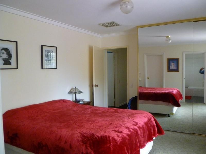 27 Banyard Avenue, Kelmscott WA 6111