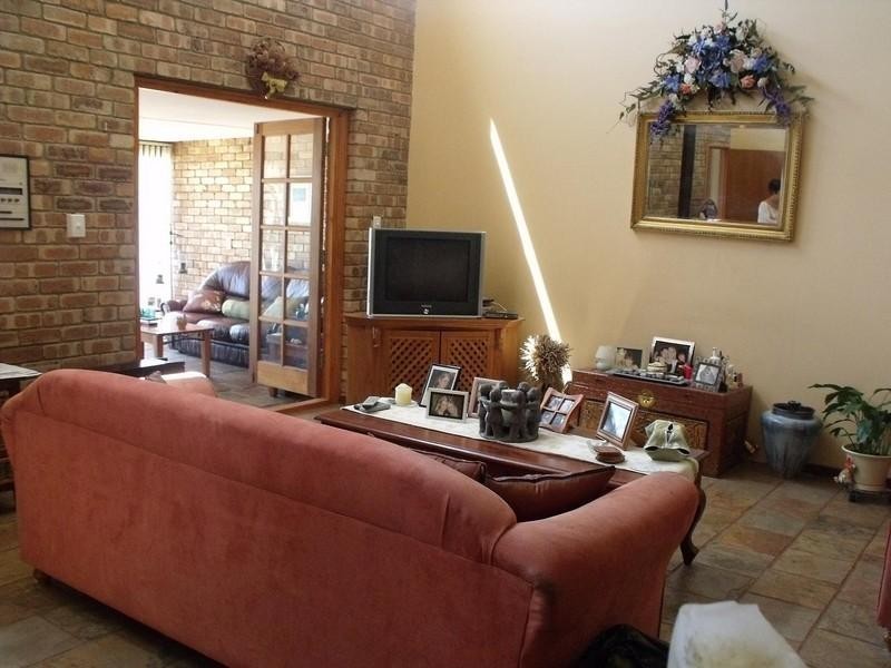 13 Kingsley Terrace, Kelmscott WA 6111