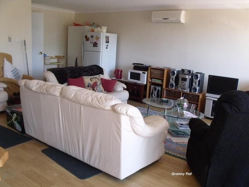 13 Kingsley Terrace, Kelmscott WA 6111