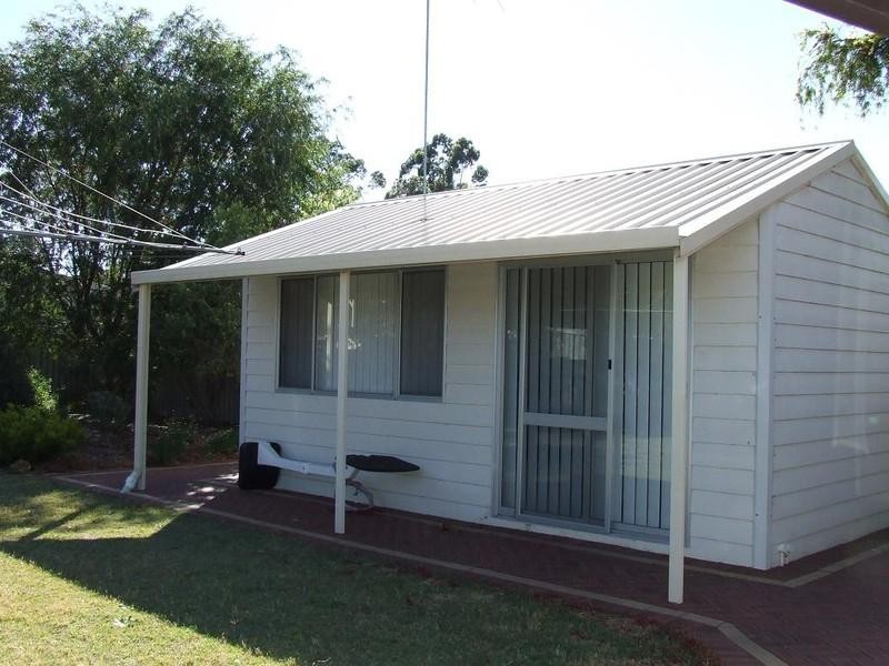 16 Toorak Road, Armadale WA 6112