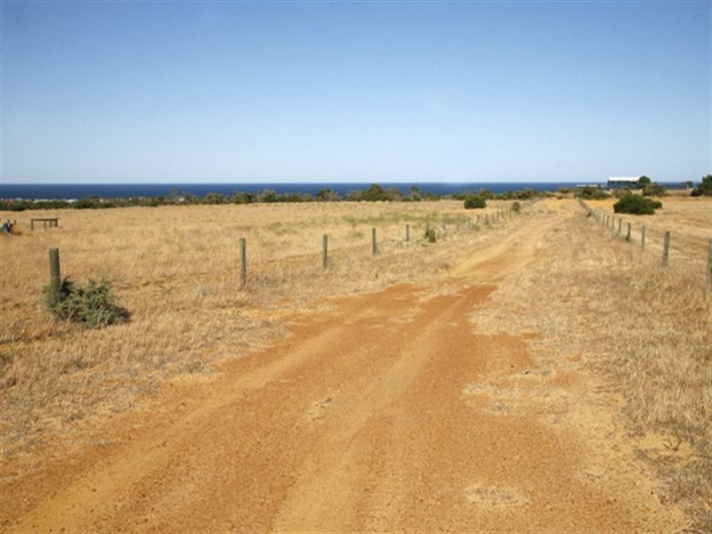 259 Cargeeg Bend, White Peak WA 6532