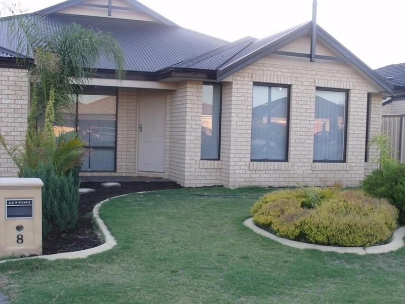 8 Glasgow Way, Seville Grove WA 6112