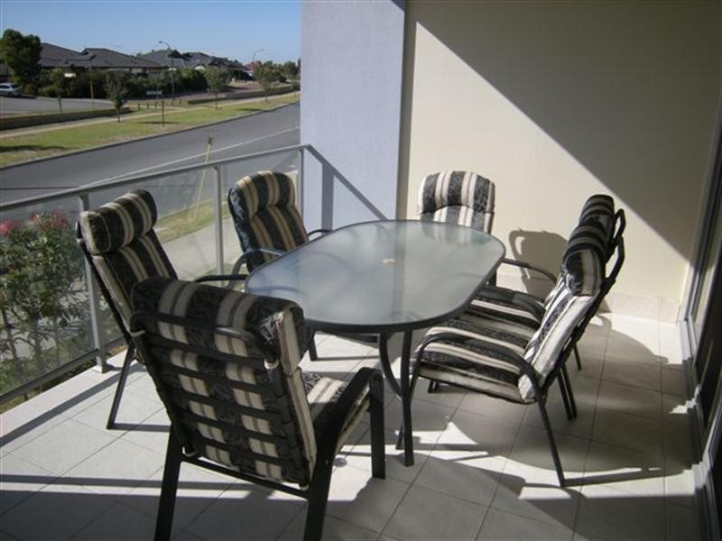 9/105 Wentworth Parade, Success WA 6164