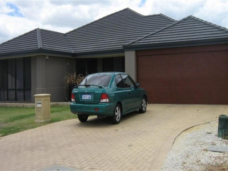 32 Teal Brook Circle, Seville Grove WA 6112