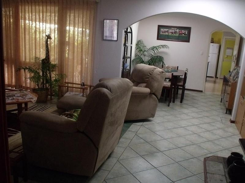 18 Willowmead Way, Kelmscott WA 6111