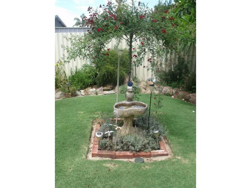 18 Willowmead Way, Kelmscott WA 6111