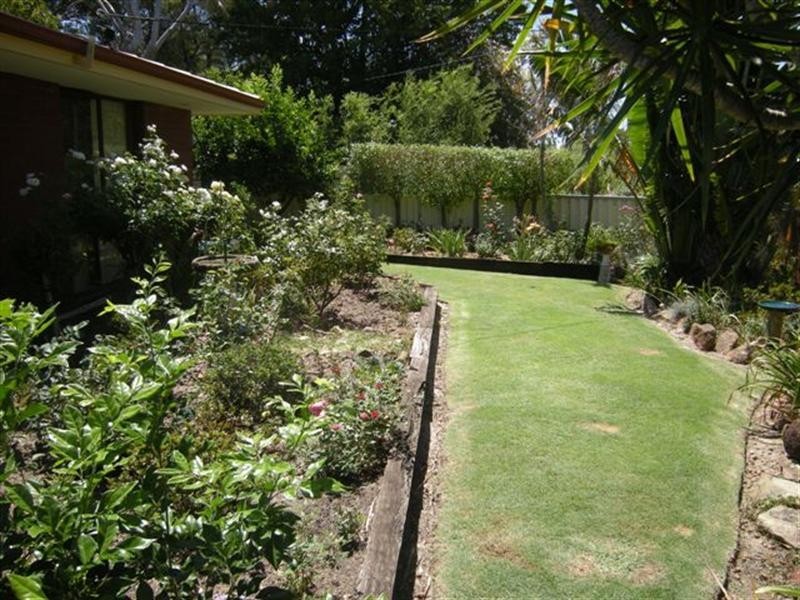 18 Willowmead Way, Kelmscott WA 6111