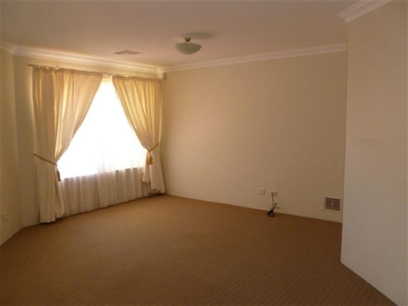 11 Kara Court, Seville Grove WA 6112