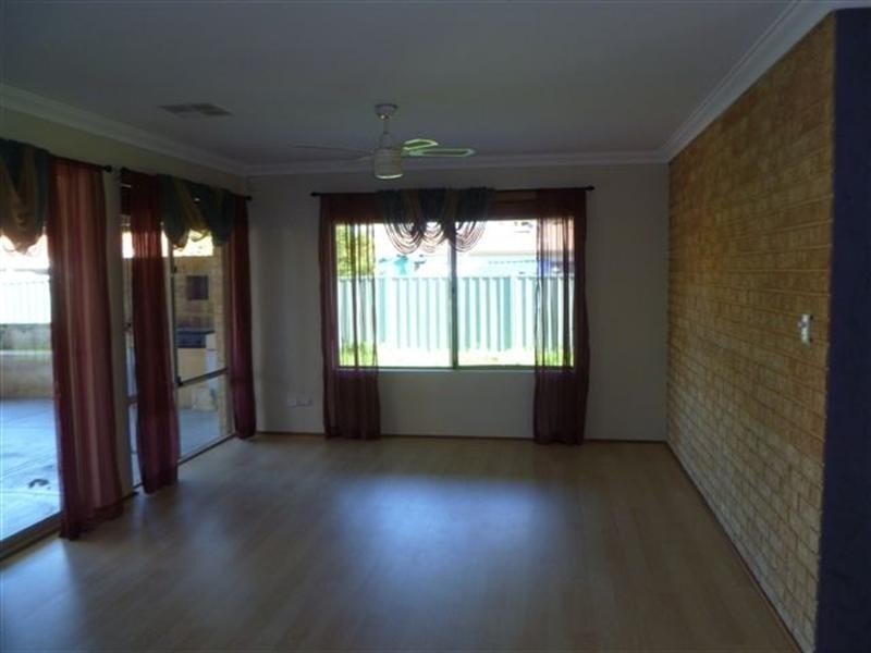 11 Kara Court, Seville Grove WA 6112