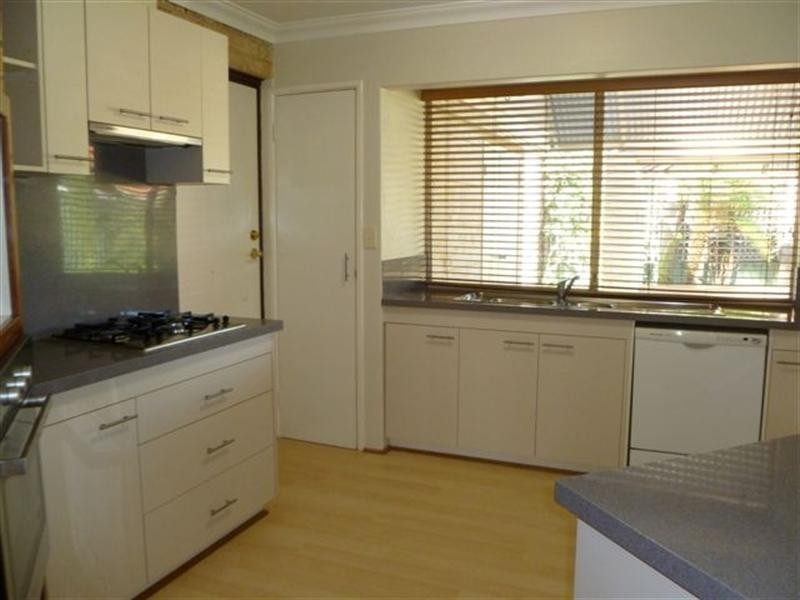 11 Kara Court, Seville Grove WA 6112