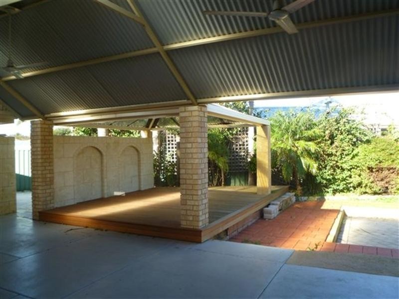 11 Kara Court, Seville Grove WA 6112