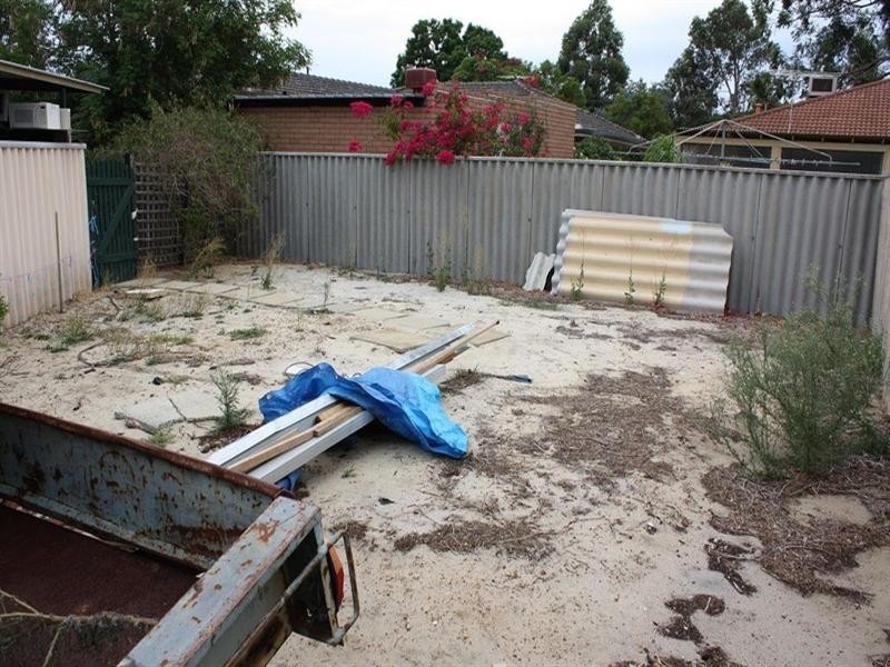 12 May Close, Armadale WA 6112