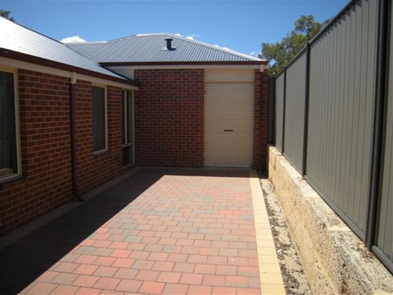 8 Vickers Pass, Byford WA 6122