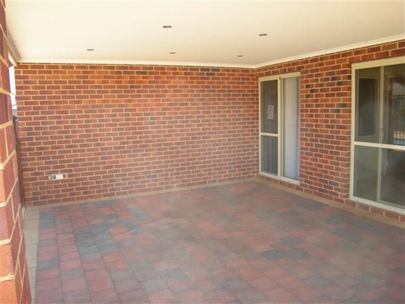 8 Vickers Pass, Byford WA 6122