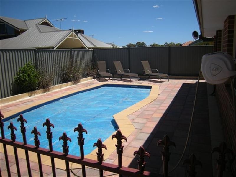 8 Vickers Pass, Byford WA 6122