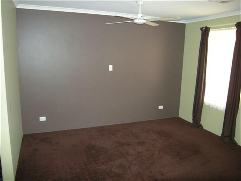 8 Vickers Pass, Byford WA 6122