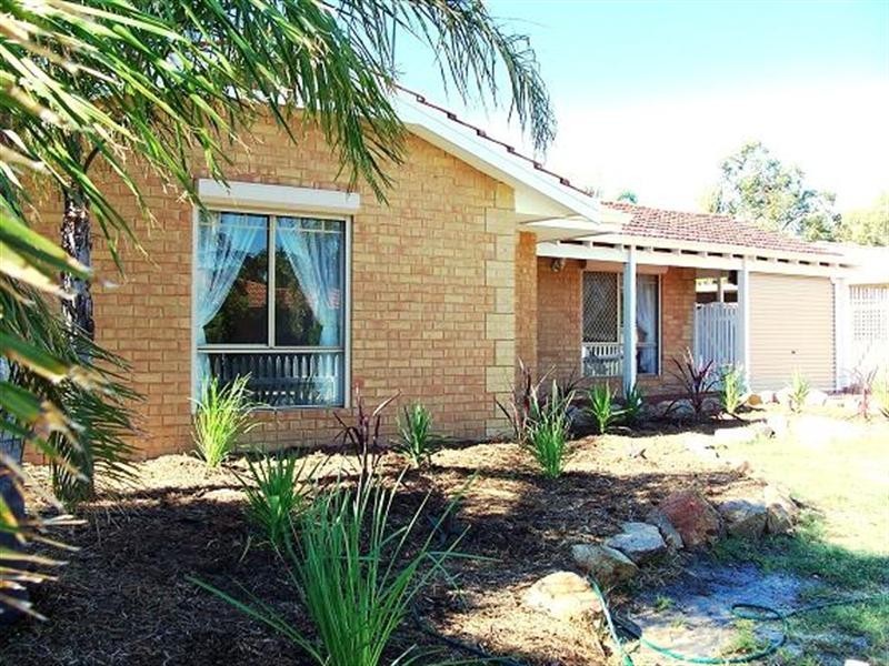 16 Bodicoat Drive, Brookdale WA 6112