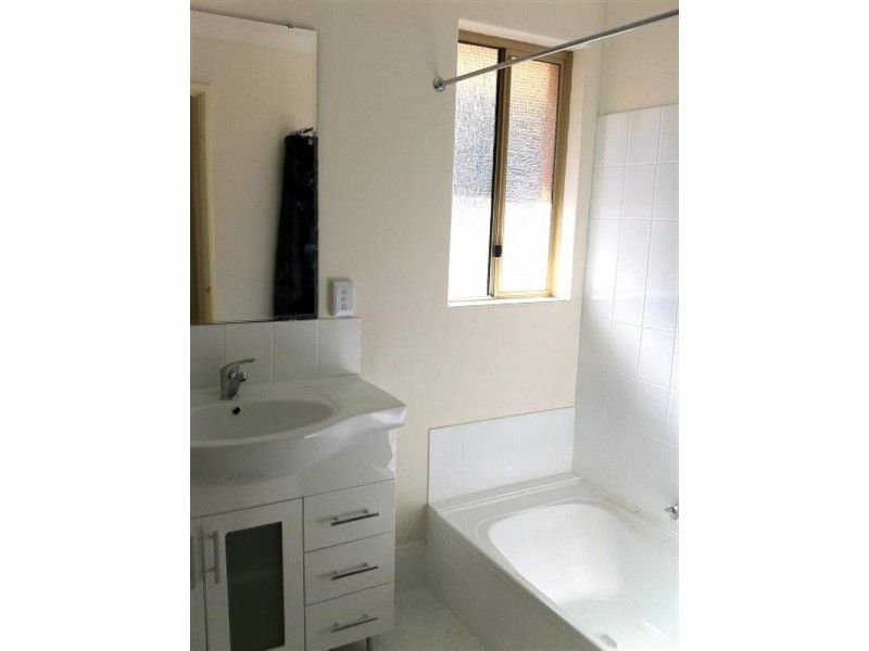 16 Bodicoat Drive, Brookdale WA 6112