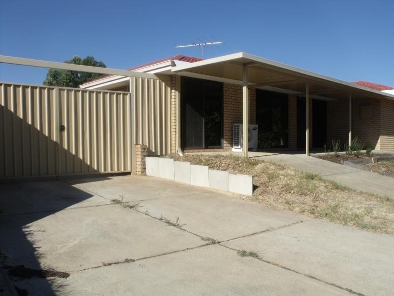 90 Tijuana Road, Armadale WA 6112