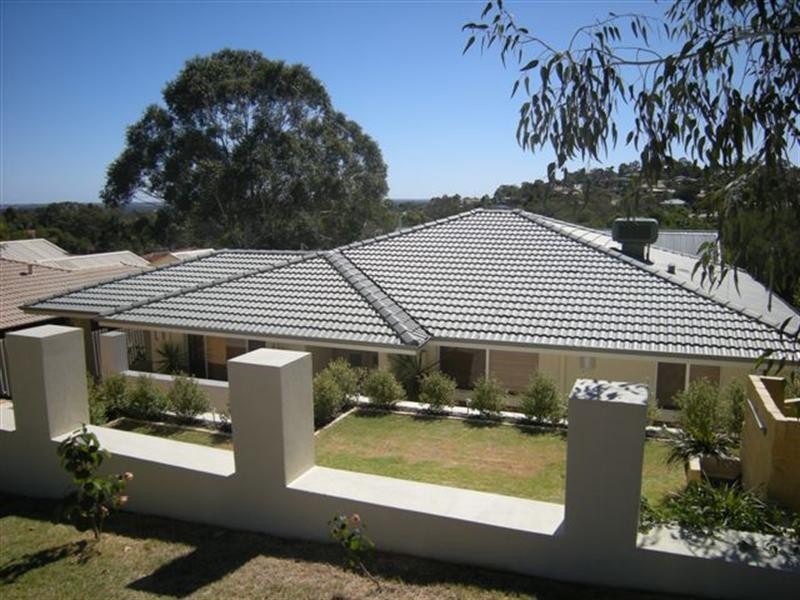 44 Amethyst Crescent, Mount Richon WA 6112