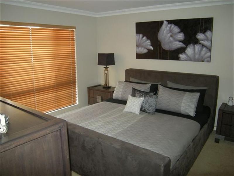 44 Amethyst Crescent, Mount Richon WA 6112