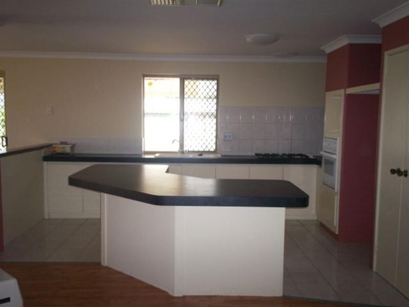 17 Barnfield Court, Seville Grove WA 6112