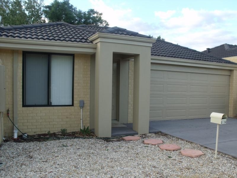 2/14 Locksley Avenue, Armadale WA 6112