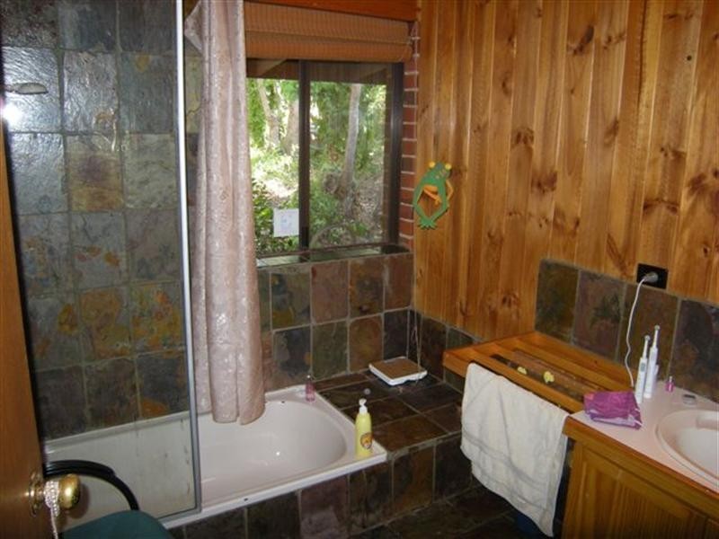 102 Amethyst Crescent, Mount Richon WA 6112