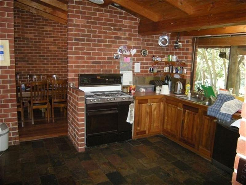 102 Amethyst Crescent, Mount Richon WA 6112