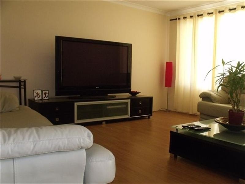 8 Barge Court, Armadale WA 6112