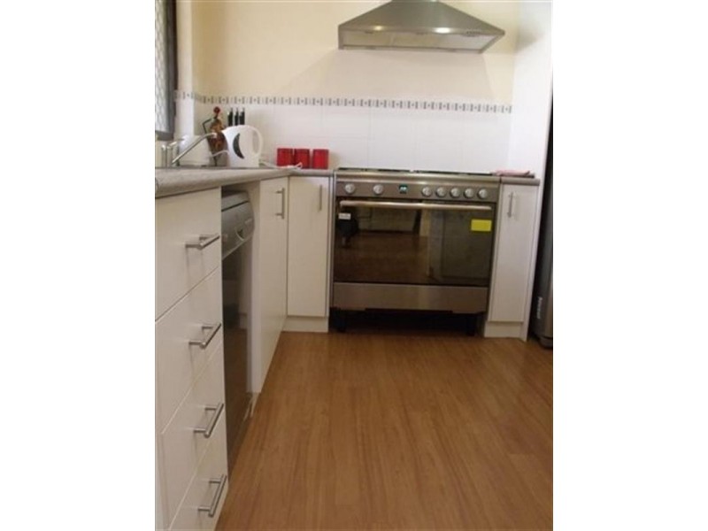 8 Barge Court, Armadale WA 6112