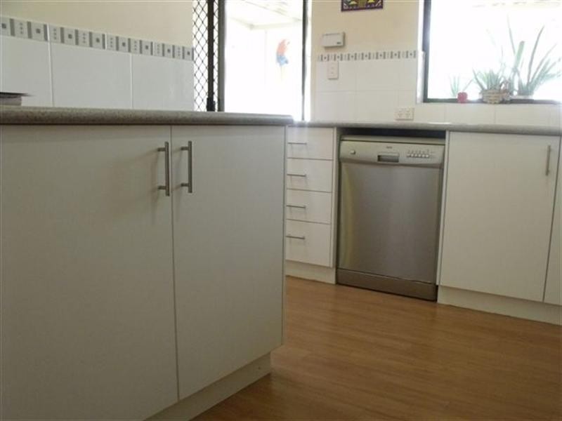 8 Barge Court, Armadale WA 6112