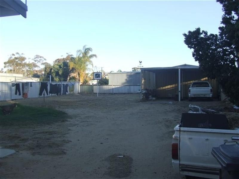 24 Connor Street, Yealering WA 6372